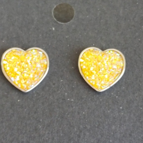 5/$25 Yellow Heart Shaped Druzy Earring Iridescent Studs Hearts Glitter NEW - Picture 7 of 7